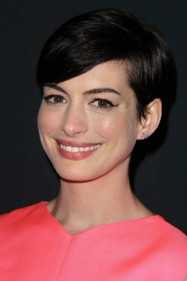 Anne Hathaway net worth