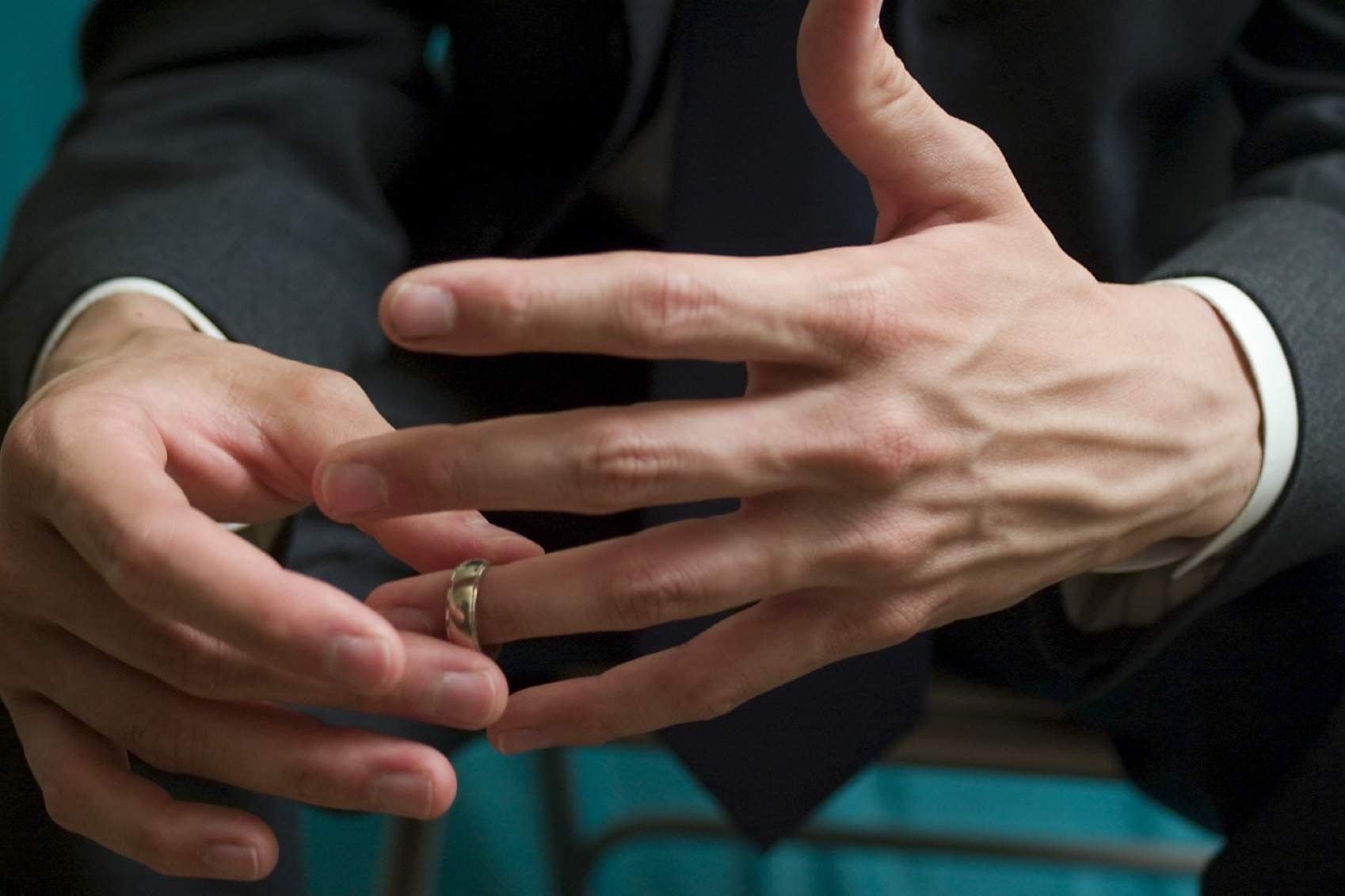 Can death supersede divorce settlements? Can death supersede divorce settlements?