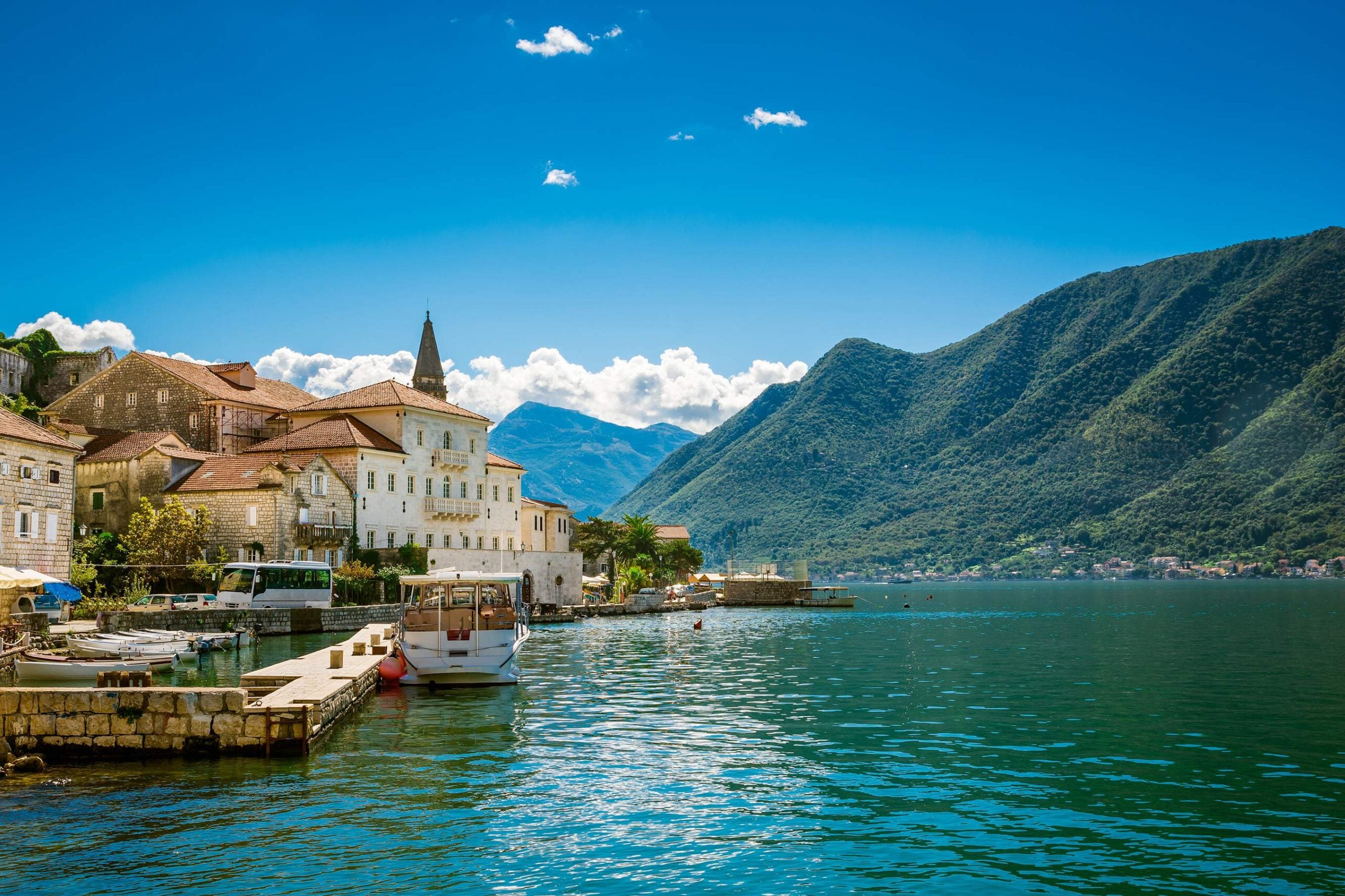 The straw between hurricanes: postcard from Montenegro