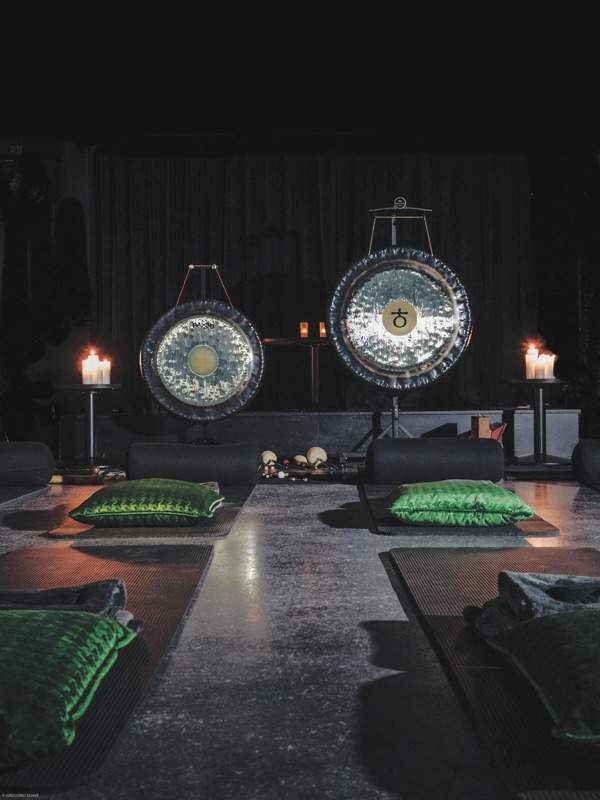 Are 'gong baths' the solution to our stresses? Are 'gong baths' the solution to our stresses?