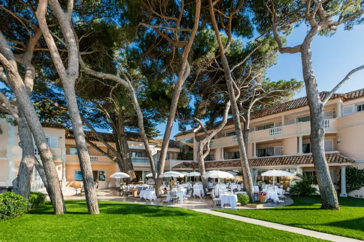 Cheval Blanc St-Tropez announces new season of serenity and exclusive  experiences - LVMH