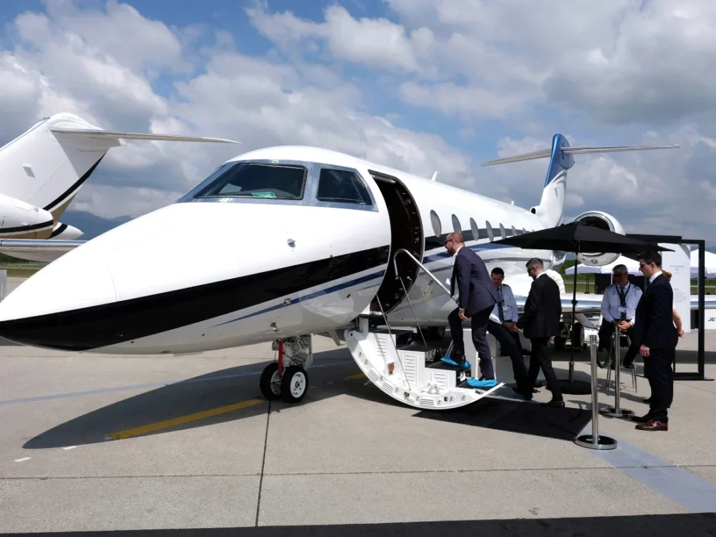 boarding a private jet jetcraft
