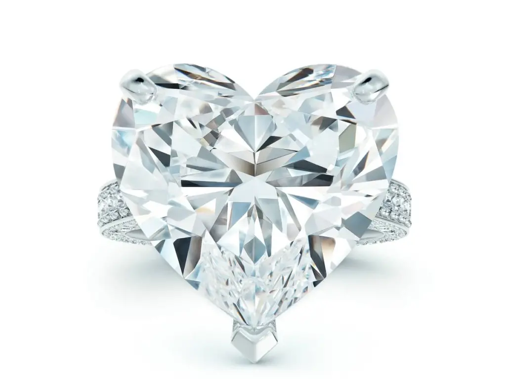 High End Classic Pavé Ring Heart-shaped Diamond
