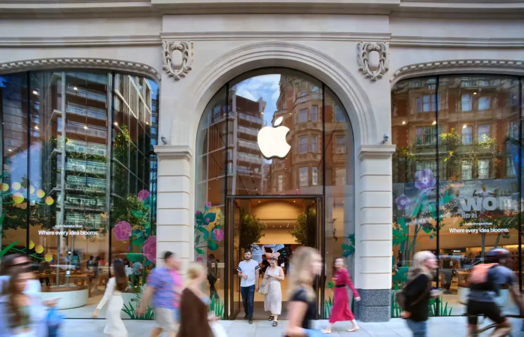 Knightsbridge Gardens Apple Store