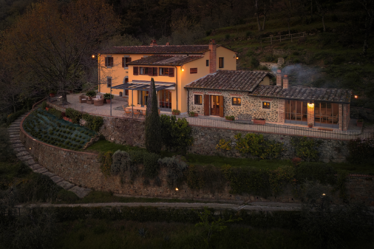 Five bed villa in Tuscany, including a pool and a pizza oven / Image: August Collection