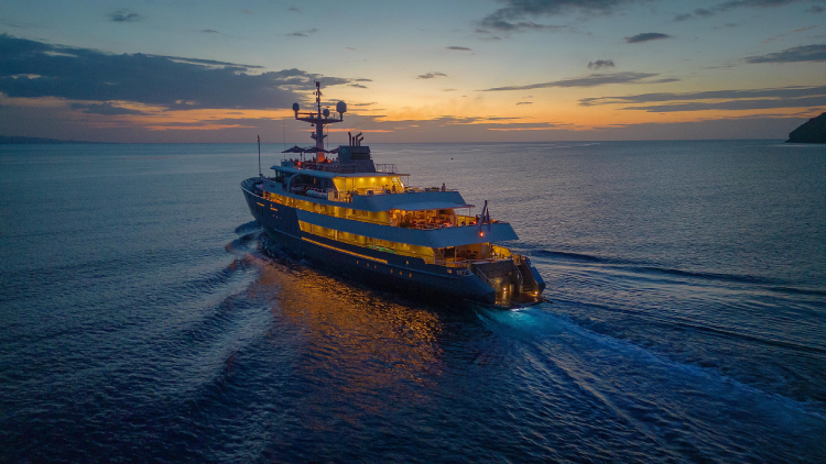 Luxury expedition yacht Aqua Blu in Indonesia at sunset / Image: Aqua expeditions