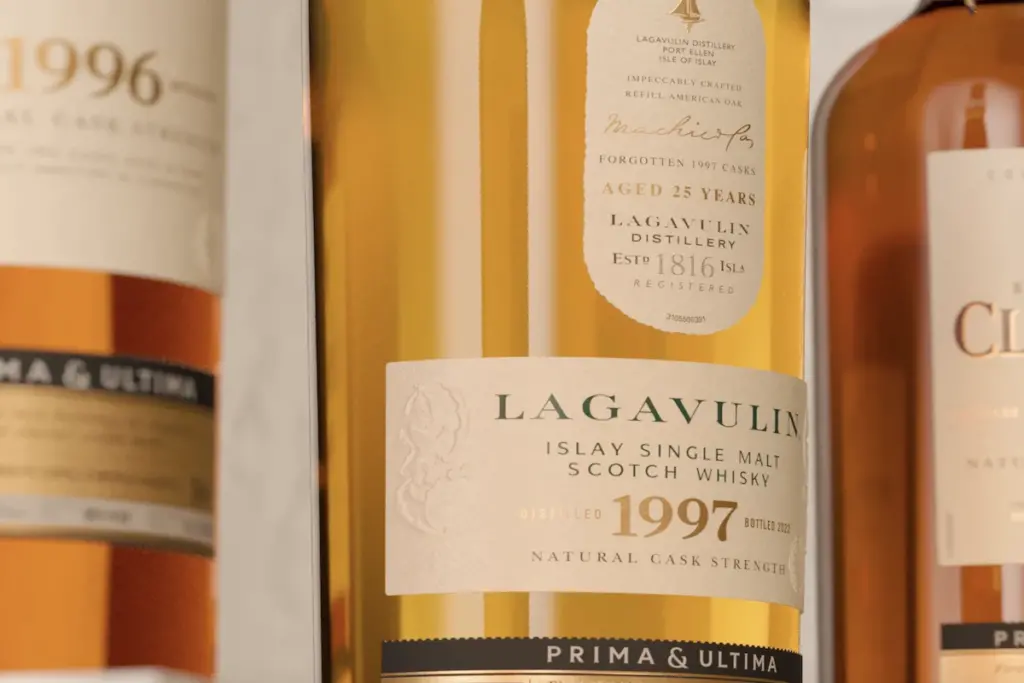 A bottle of Prima & Ultima Lagavulin 1997