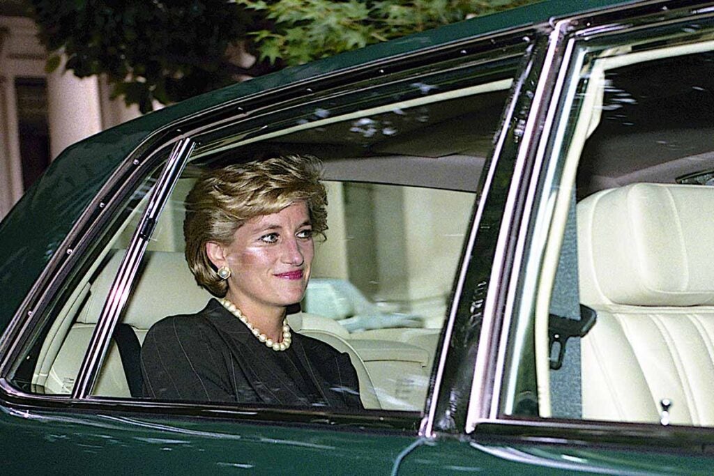 Princess Diana iin the back of a car