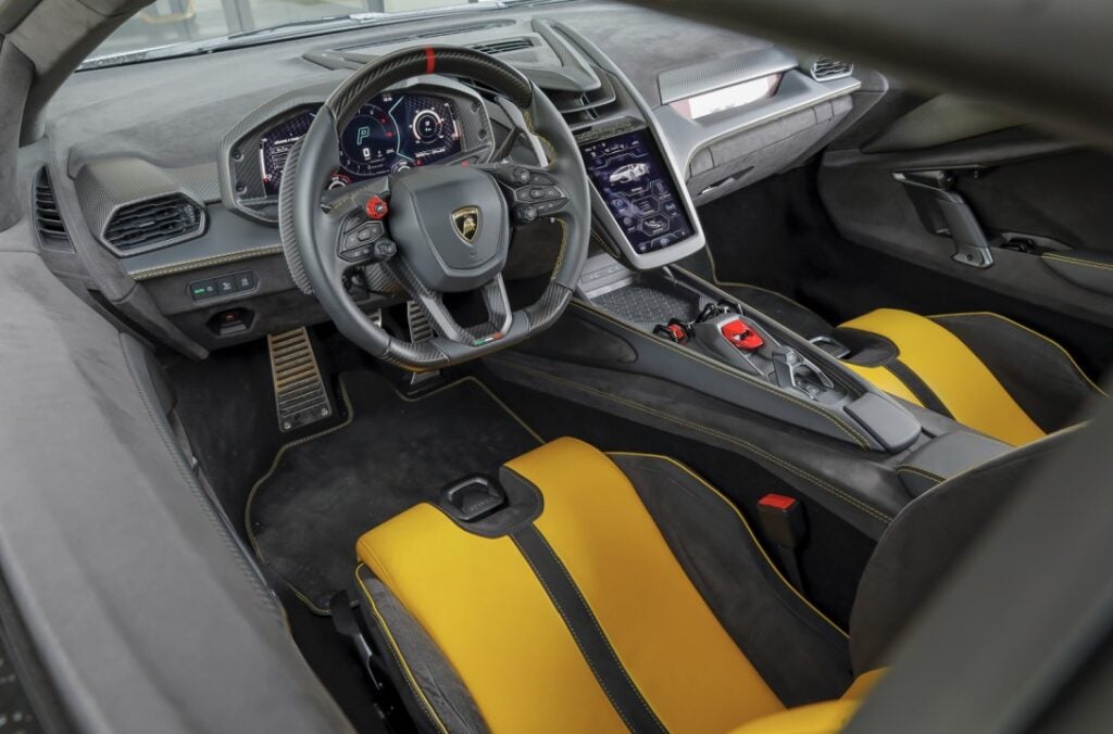 lamborghini revuelto