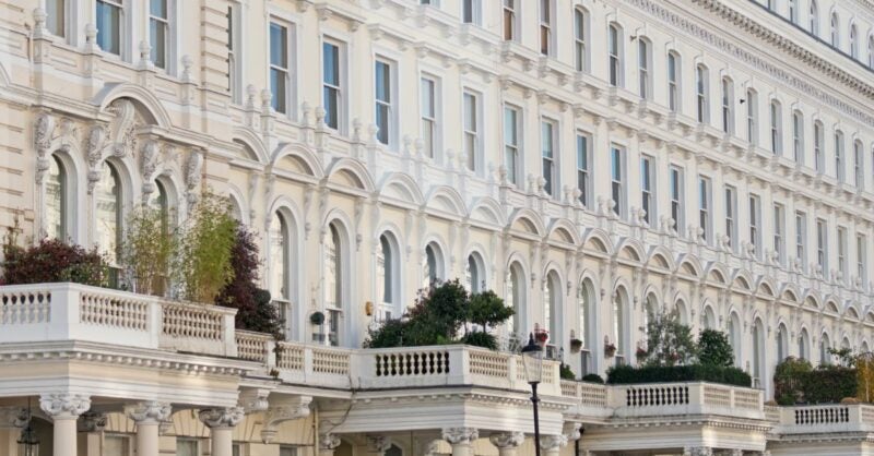 Super-rich return to market even as sales of ultra-prime homes in central London continue to drop