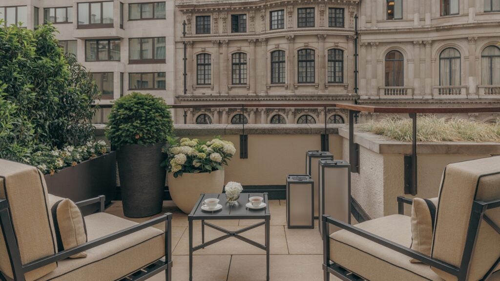Four Seasons Park Lane terrace