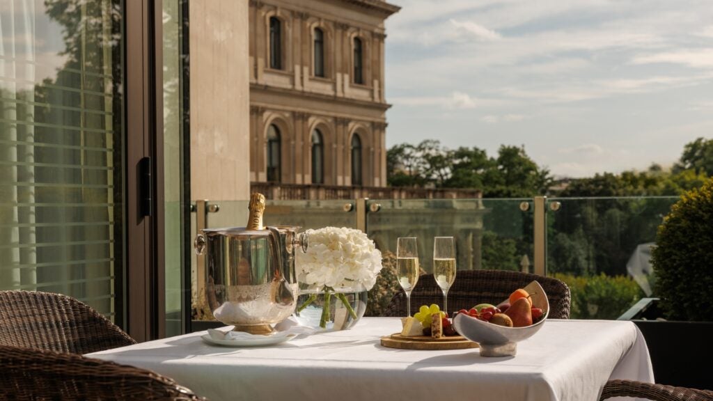 Four Seasons Park Lane terrace