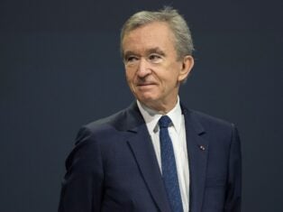 What does Bernard Arnault's tweet tell us about LVMH?