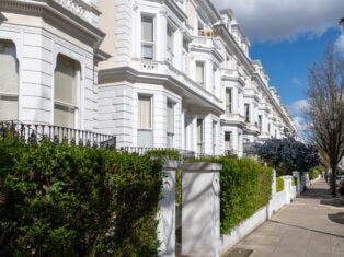 Why the super-rich are becoming cash-poor